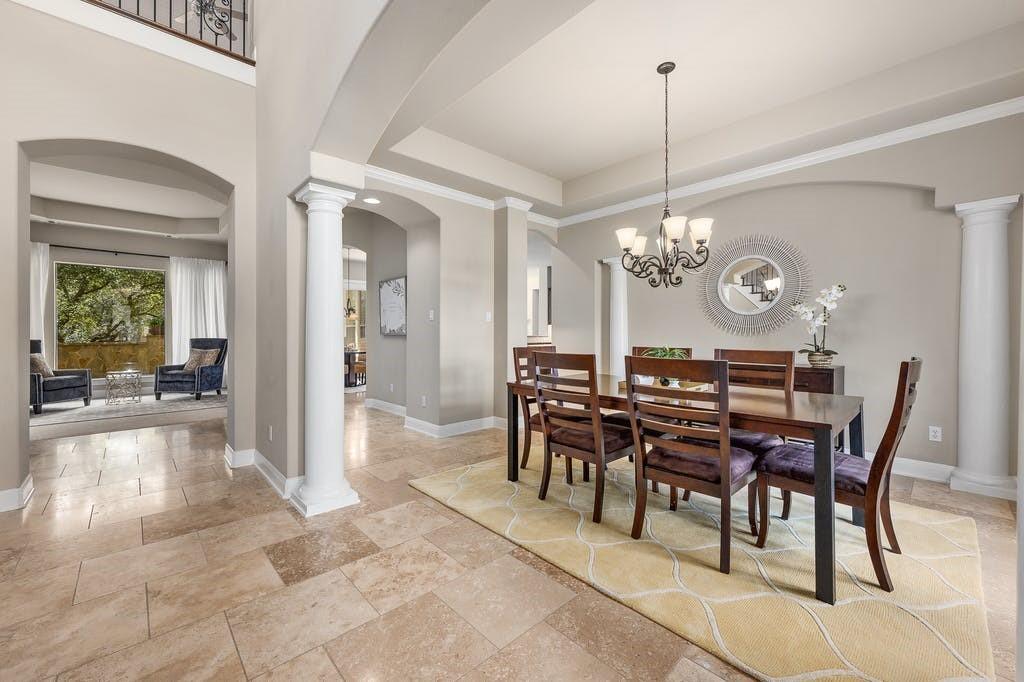 REMAXSkyline's tweet photo. Check out this amazing home!  ✨ Filled with beautiful finishings, this house has 4 bedrooms and 4 bathrooms, granite counter tops, a primary bedroom patio, a movie room, a flex space, and the list goes on! 

Reach out today!
Camille Ulmann
(512) 656-7502 https://t.co/z6v2TbzEy4