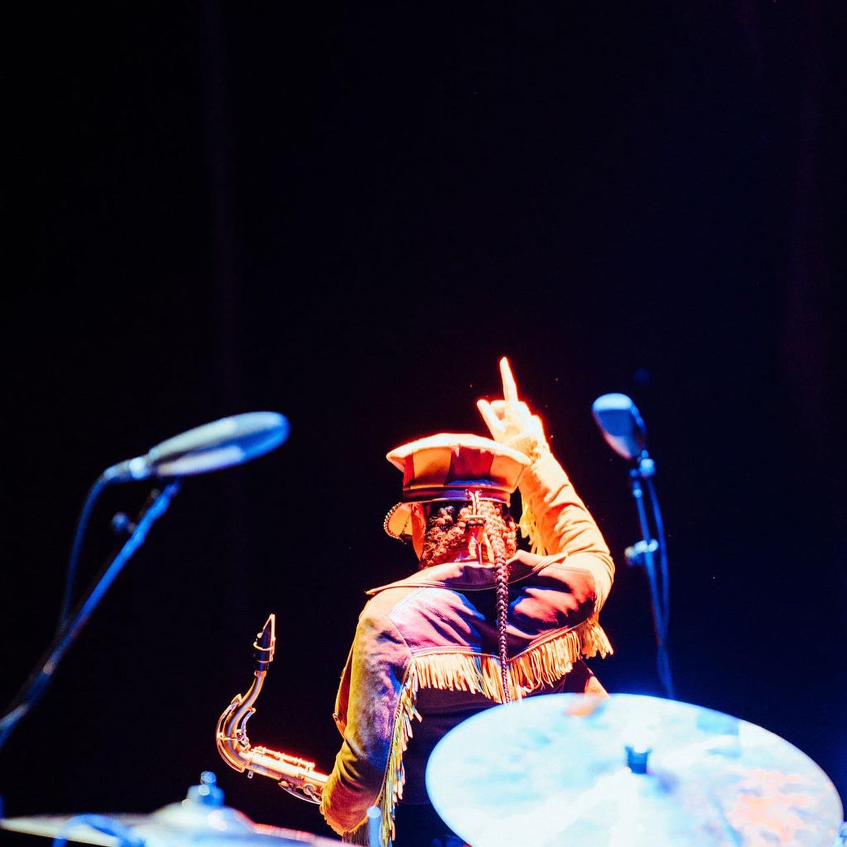 nubya_garcia's tweet image. what an amazing first night at @radiocitymusichall opening for @khruangbin !! I’m so grateful to be here playing in such an iconic venue.. can’t wait to play again tonight!

Thank you Nicholas Daley x @MulberryEngland for the fit! 

📸 @jackieleeyoung