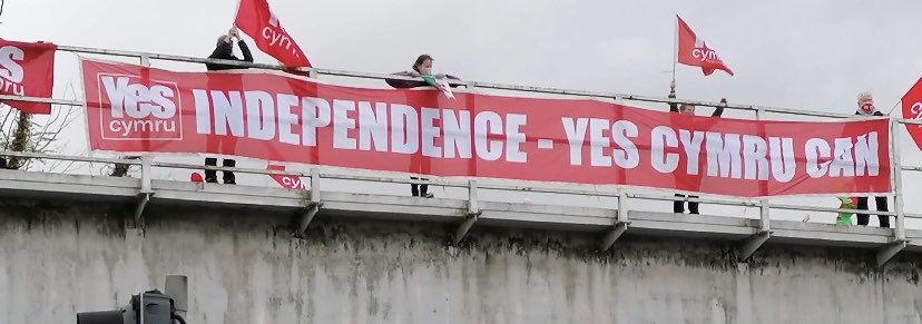 Ymunwch â aelodau <a href="/YesCymru/">YesCymru</a> rhwng 4-6pm fory ar bont Moy (dros yr A470) yn Ffynnon Taf 🏴󠁧󠁢󠁷󠁬󠁳󠁿 /Join #YesCymru  for #BannersOnBridges tomorrow 4-6pm between on Moy Rd bridge over A470 by Taffs Well RFC. Hope to hear lots of beeps for #IndyWales #Annibyniaeth 🏴󠁧󠁢󠁷󠁬󠁳󠁿