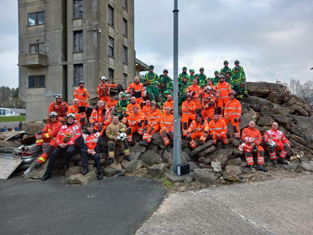 UKHeavyRescue's tweet photo. @AvonFireRescue #usar glad to support @NARU_Education @FSCmoreton alongside our colleagues from @ECFRS @HantsIOW_USAR @LeicsFireRescue @Tyne_Wear_FRS @DSFireUpdates @HWFireHereford @MerseyFire @USAR_Capability https://t.co/5hNia9Ja2e
