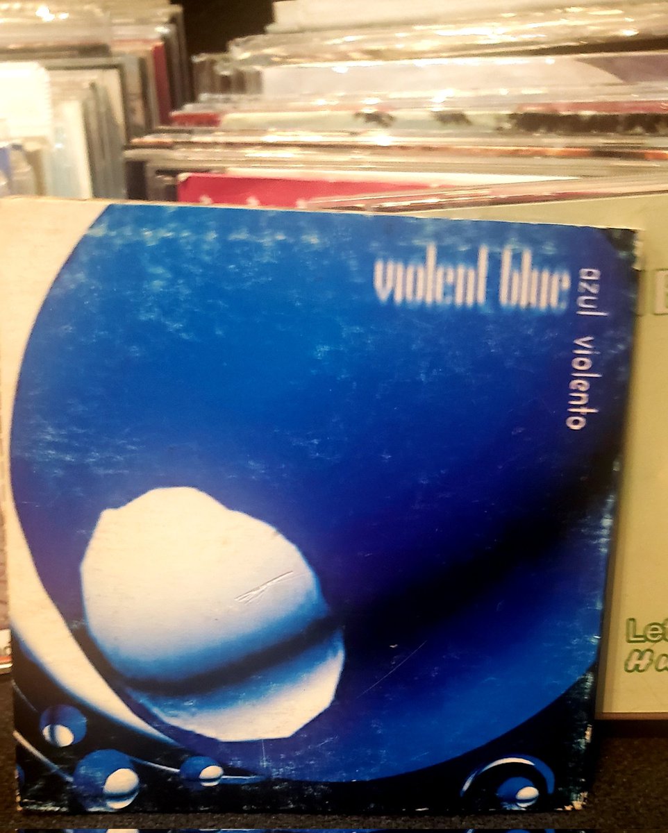 3 décadas atrás debutaba en el Hullagan's uno de los grupos fundamentales de la 2da generación del <a href="/rockparaguayo/">Rock Paraguayo</a> <a href="/RockPyCom/">RockPy.Com</a> La formación sufriría varias modificaciones pero el nuevo sonido del rock nacional, fuertemente influido por las bandas inglesas ganaba su espacio. #Tbt