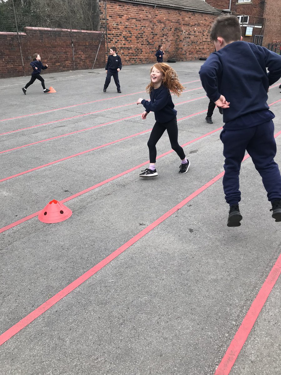 IPMATGawthorpe's tweet photo. Change of plan! Time to get Handball ready. What a great opportunity to transfer some of our skills and knowledge from our hockey lessons earlier in the year. #GCAPE #GCAYear3 https://t.co/v7pMitPO1W