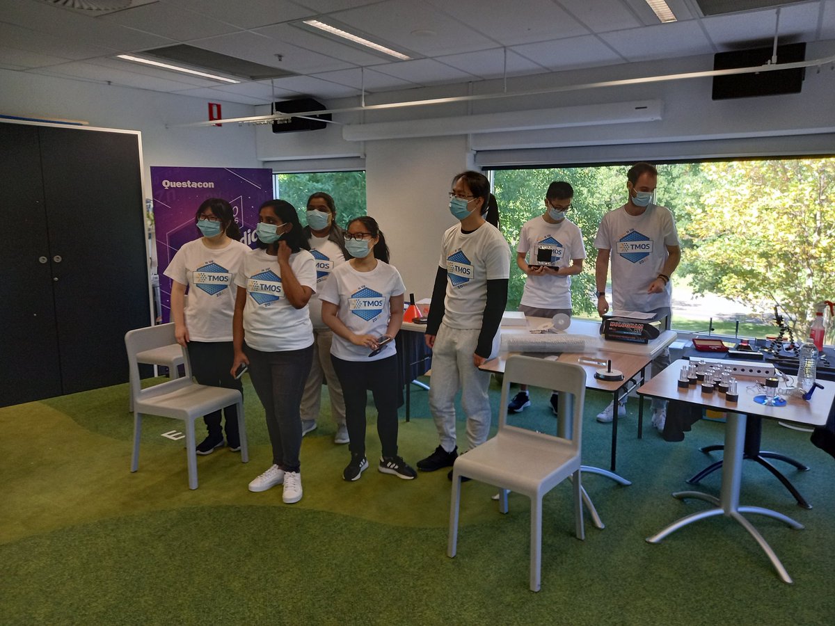 igordownunder's tweet photo. Great to be in @questacon with the @TMOS_ARC team to bring light science to public! #awesome https://t.co/z28TCurOja