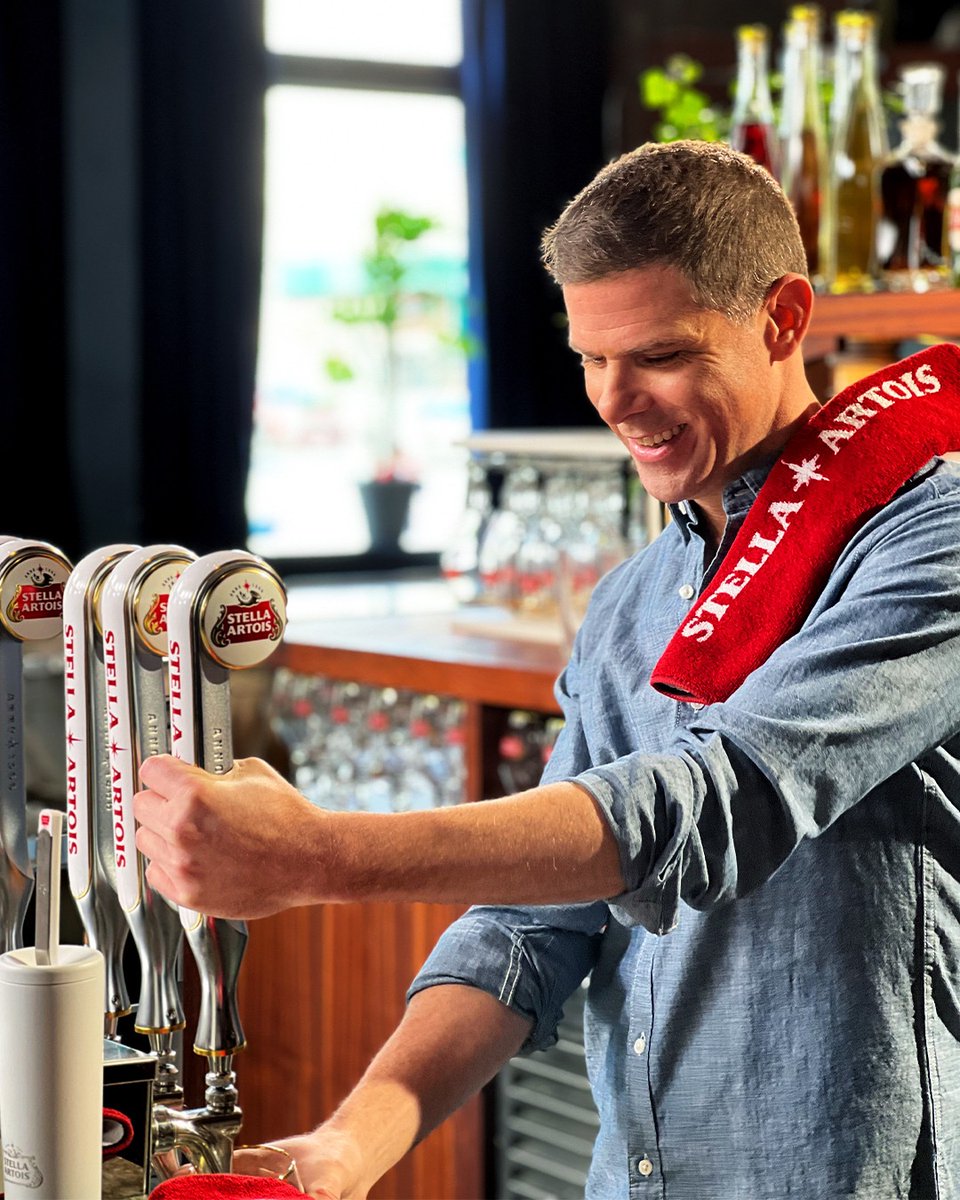 Mikey Day (@mikeyfuntime) on Twitter photo Back in my bartending days, we used to pour beer straight from the barrel. But apparently that’s not how it's done anymore. <a href="/StellaArtois/">Stella Artois</a> showed me the importance of a perfectly poured Stella & now you can try one for FREE. Claim yours now MyCooler.com/StellaPerfectP… Back in my bartending days, we used to pour beer straight from the barrel. But apparently that’s not how it's done anymore. <a href="/StellaArtois/">Stella Artois</a> showed me the importance of a perfectly poured Stella & now you can try one for FREE. Claim yours now MyCooler.com/StellaPerfectP…