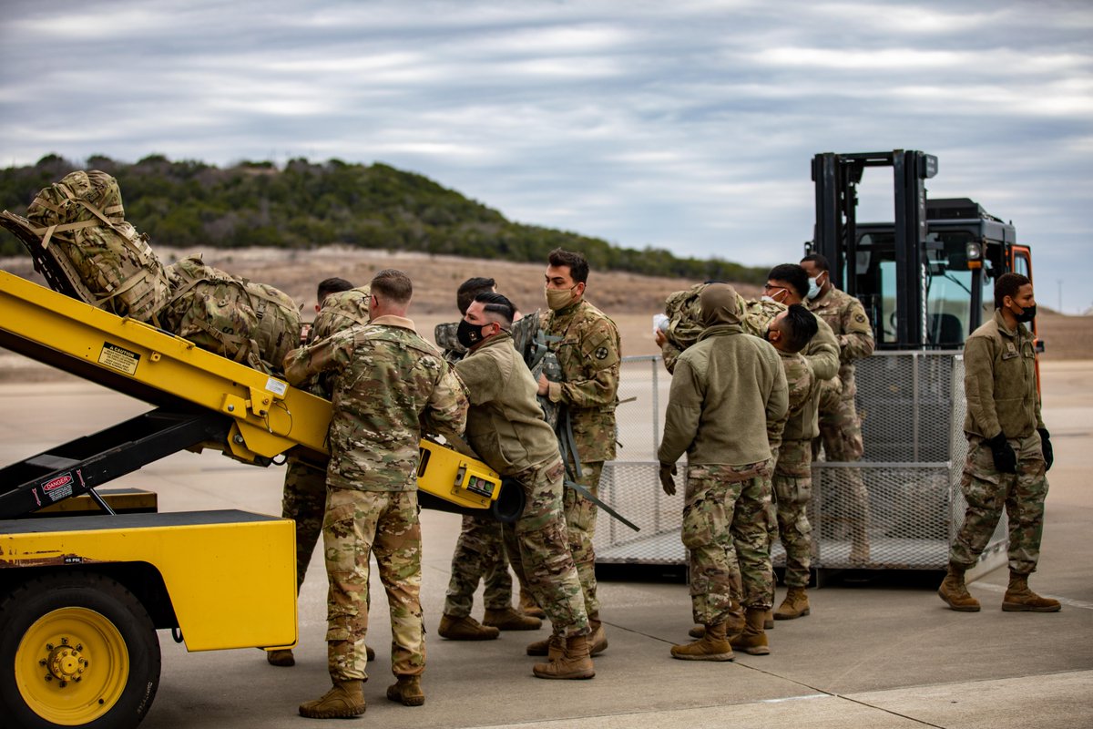 DeptofWar's tweet photo. Allied assistance. 
@USArmy soldiers assigned to @iii_corps departed Fort Hood, Texas to join the 7,000 U.S. personnel deploying to Europe. III Armored Corps soldiers are trained and equipped to support @US_EUCOM’s posture on @NATO’s eastern flank. #StrongerTogether #WeAreNATO https://t.co/thphq8b5ro