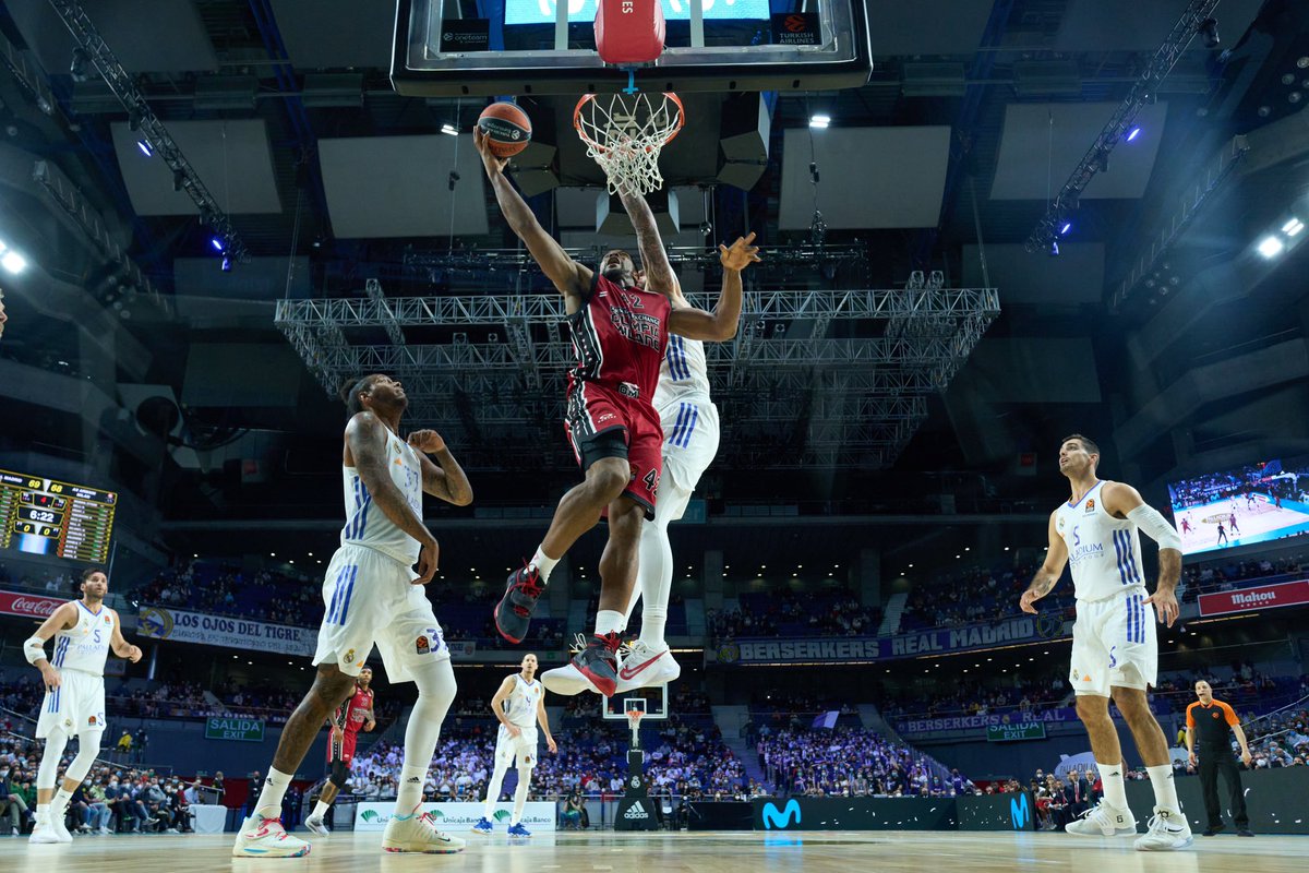 OlimpiaMI1936's tweet photo. Olimpia came up just a very little short in Madrid, losing 92-88 after an overtime ⚪️🔴➡️ https://t.co/mEAKRLjhFY
📊 Hall 21, Melli 18, Daniels 10, Alviti, Delaney e Hines 8, Mitoglou 6, Grant 5, Ricci e Tarczewski 2
#insieme #EuroLeague #RMBAXM #ForzaOlimpia https://t.co/tA8QAeg0qo