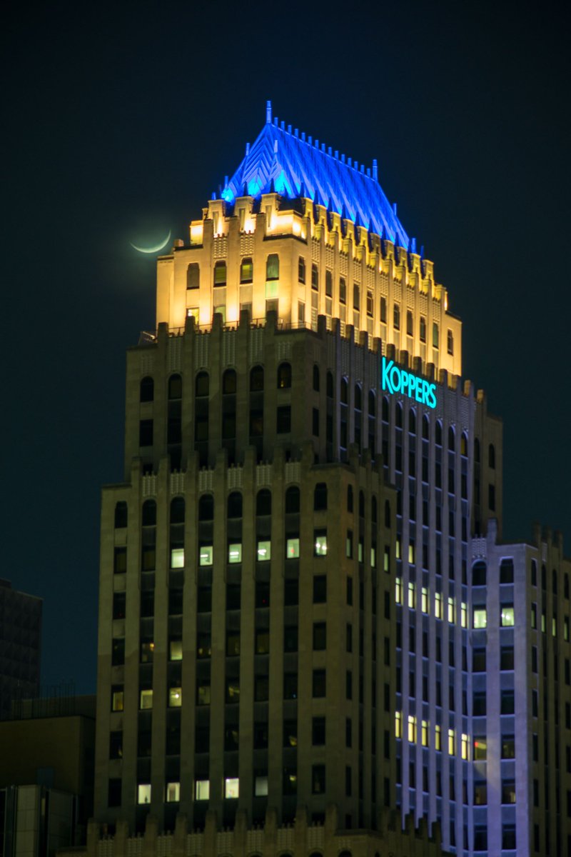 NickGaruccio's tweet photo. Crescent Moon Setting behind Koppers 
Vertical Presentation

March 5th, 2022
TFB_0039_we

Pittsburgh is #UkraineStrong

Sharing is Always Greatly Appreciated

All Image Rights Reserved
© 2022 Nick Garuccio Photography
https://t.co/dgqE6STjYE https://t.co/AEeshIrT1R
