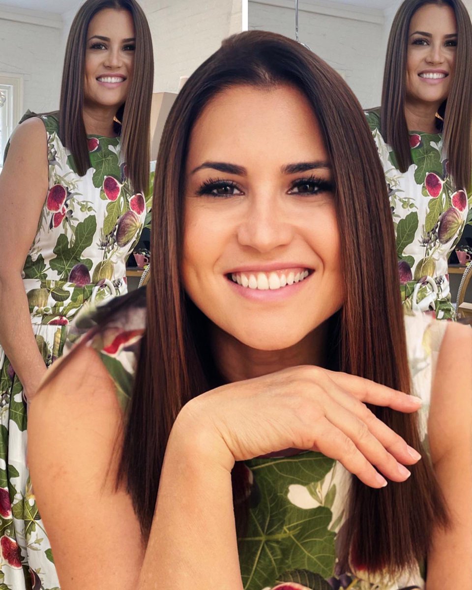 HairHartley's tweet photo. 𝓡𝓸𝓫𝓮𝓻𝓽𝓗𝓪𝓻𝓽𝓵𝓮𝔂 𝓗𝓪𝓲𝓻.
Michele’s Do List.
Put on your Terellise Cooper,
Blow dry and Style at Robert Hartley Hair.
Then Lunch.
Check out Michele stunning. https://t.co/G37kgrXN5Z