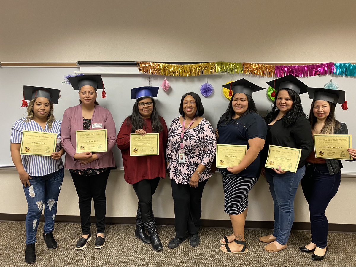priv0422's tweet photo. Fortaleciendo Familias class 21-22. Congratulations @LiestmanES ‘s parents! @AliefISD @Alief_Fame @LiestmanES https://t.co/v7gzaSxBjv