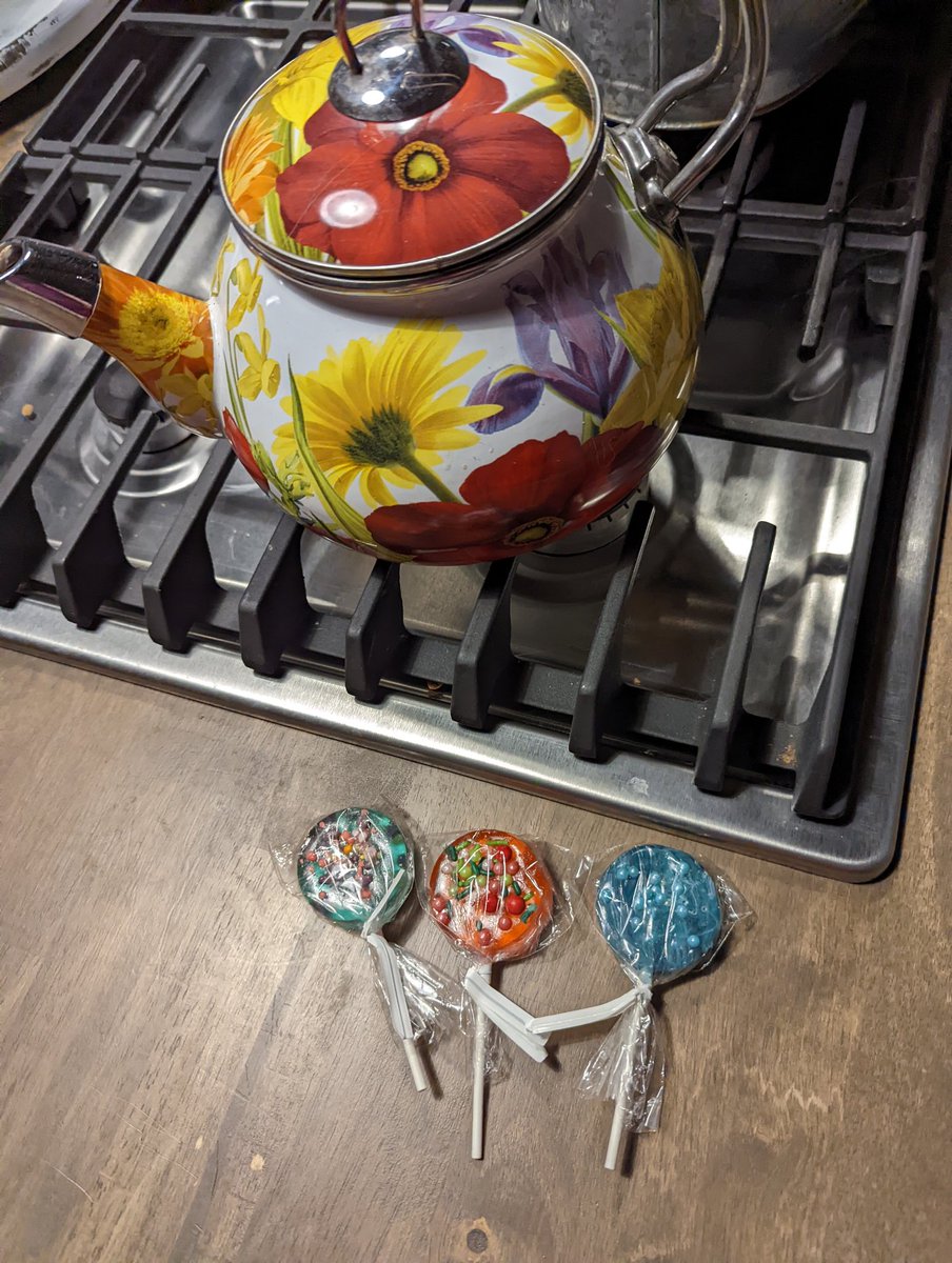 AmeriCannaBlunt's tweet photo. Versatile tea pops 💜
Take your cup of tea to the next level with a #TERPS #teapop
RICH IN TERPENES 💥
See my pen tweet for details. https://t.co/L3eFTVU6Xs