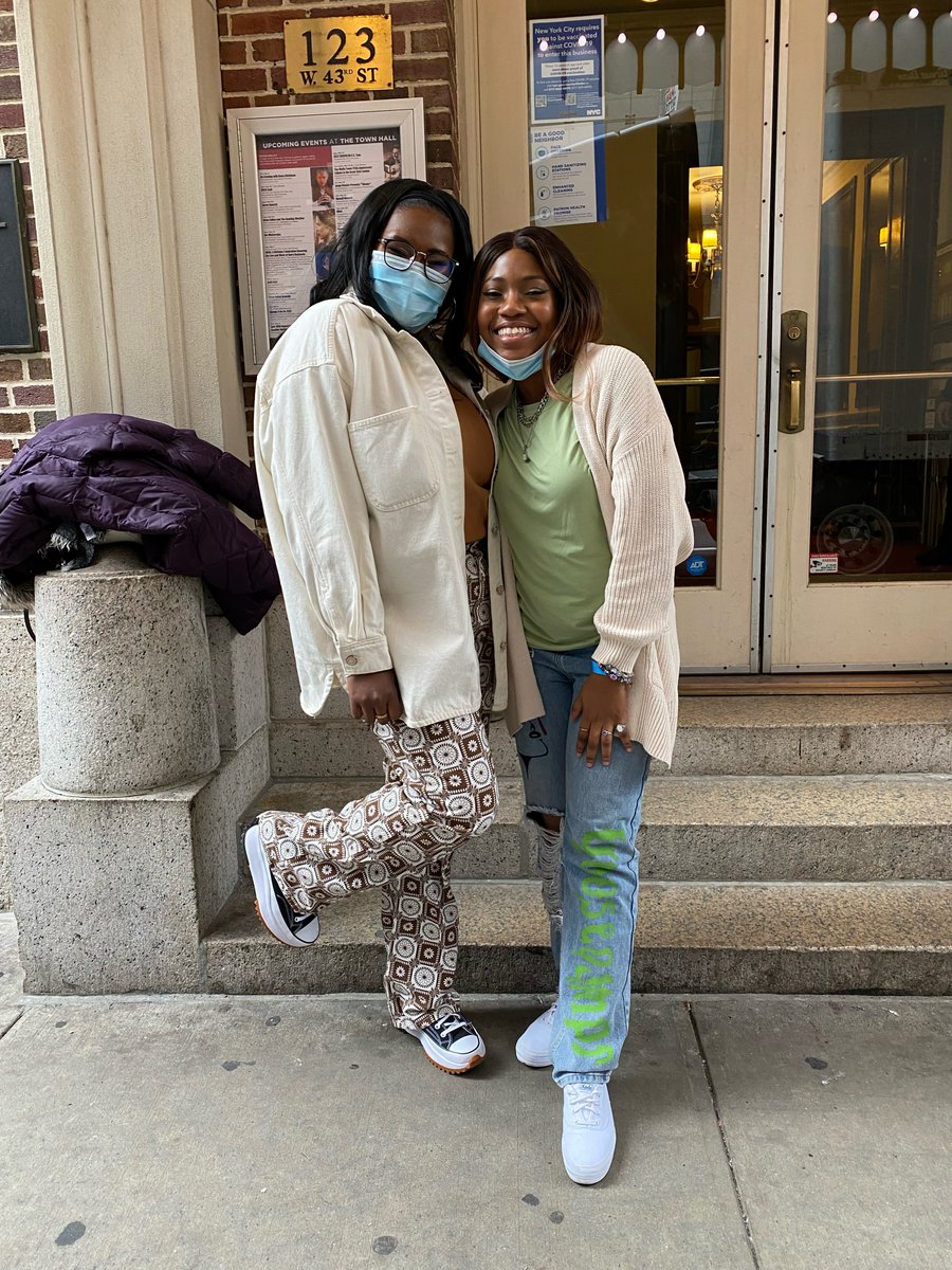 SubKultureEnt's tweet photo. Starting off 2022 #P1Harmony LIVE TOUR [P1ustage H : PEACE] in USA strong 💪 with our New York P1ece! We are so excited to see you all and are loving all your fits ✨

@P1H_official #피원하모니 #P1H #P1ustage_H #P1ecefit
#P1HARMONYinUSA #P1HARMONYinNYC #SUBKULTUREENT https://t.co/RNNdsp6oji