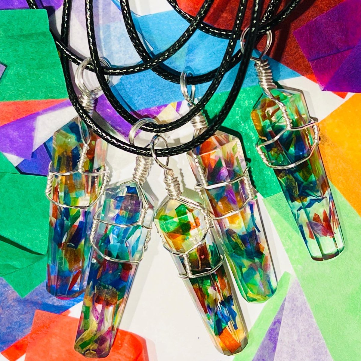 ZaoNecklaces's tweet photo. Have you been to a Tame Impala show? It is something to experience.
I made crystal shaped pendants from the confetti I collected at the Pittsburgh show.
https://t.co/GakEgr0ui4
#tameimpala #rushium #kevinparker #slowrush https://t.co/GfhOlG6SvI