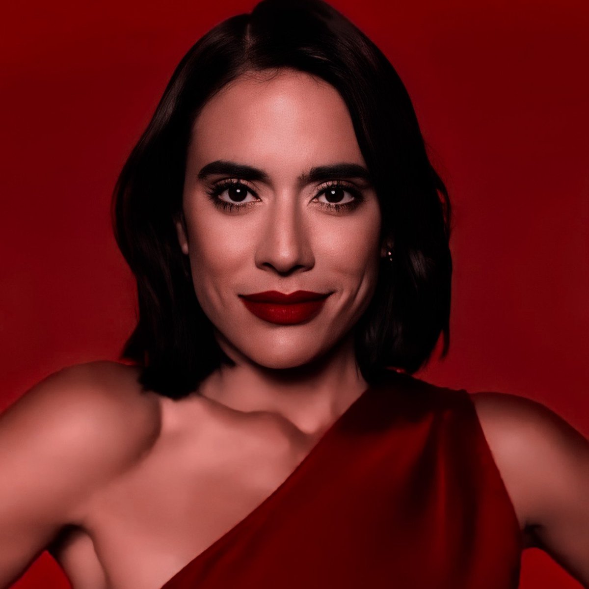 caroramirezinfo's tweet photo. Campaña Ésika @caroramirezquin ❤ https://t.co/kGveqnfztx