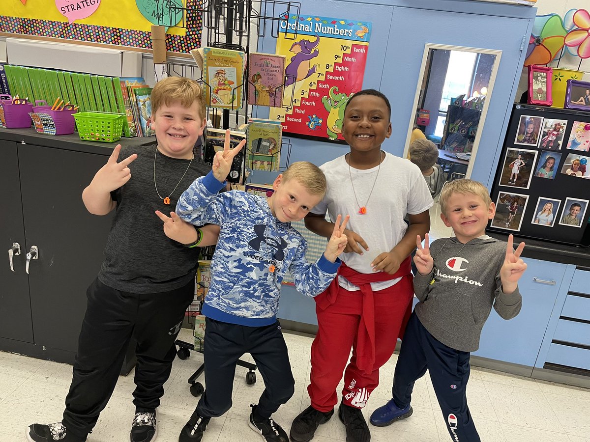 These pictures make my heart happy! AR charms, picking new chapter books, and digital coloring with math. #proudteacher #2ndgrade <a href="/GWTPrimary/">G.W. Trenholm</a> <a href="/TuscumbiaCitySc/">Tuscumbia City Schools</a>