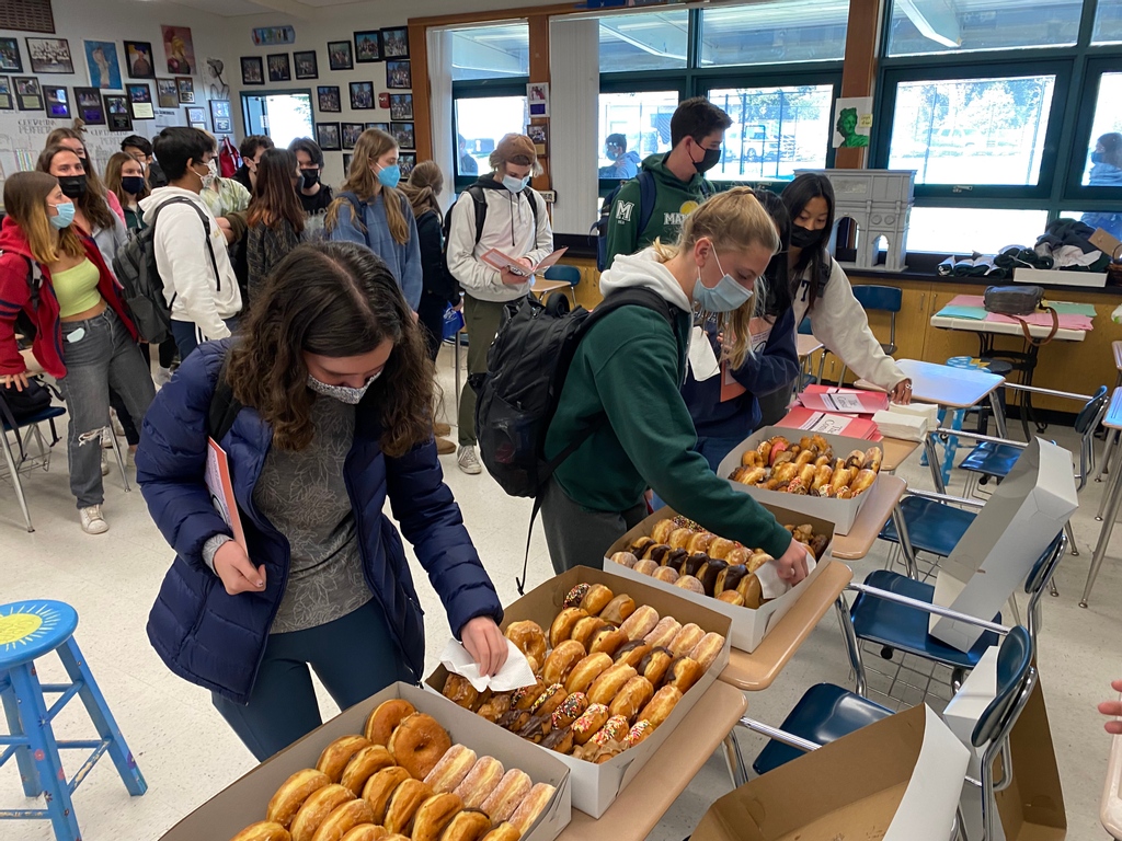 CaliforniaJCL's tweet photo. The winner of the February Roman Holiday of the Month is Miramonte HS with a picture of Latin club members celebrating Lupercalia! Submit to the March Roman Holiday of the Month by March 29th using the link here: https://t.co/1SnHcjwtwA #CAJCL https://t.co/oOA0N1S3OZ