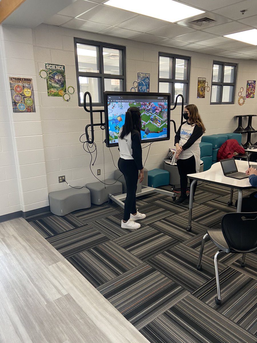 Highview6th's tweet photo. @Highview6th enjoyed sharing the #EFMath @SagaEducation program with @DigitalPromise @DPLeague and @CityMiddletown community members! #MiddieRising #AimHIGHview https://t.co/gvIupKgihP