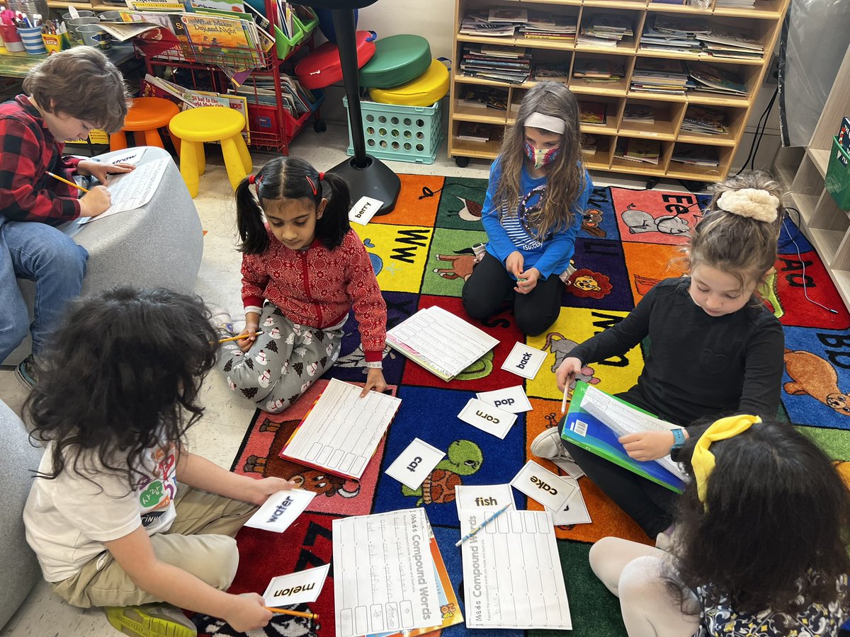 MsTattoli's tweet image. Teamwork makes the dream work! #WEEworktogether @WeehawkenTSD @McginleyIsabel