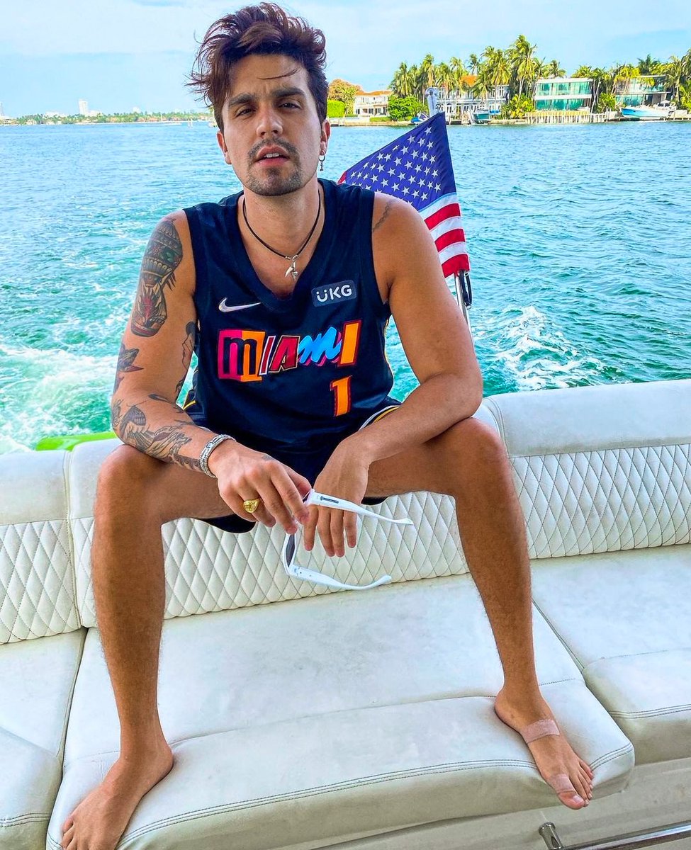 ruivadols's tweet photo. Eu amo essa cara de "eu sou gostosão" dele 🥵❤️ https://t.co/EcIt8xIl5d
