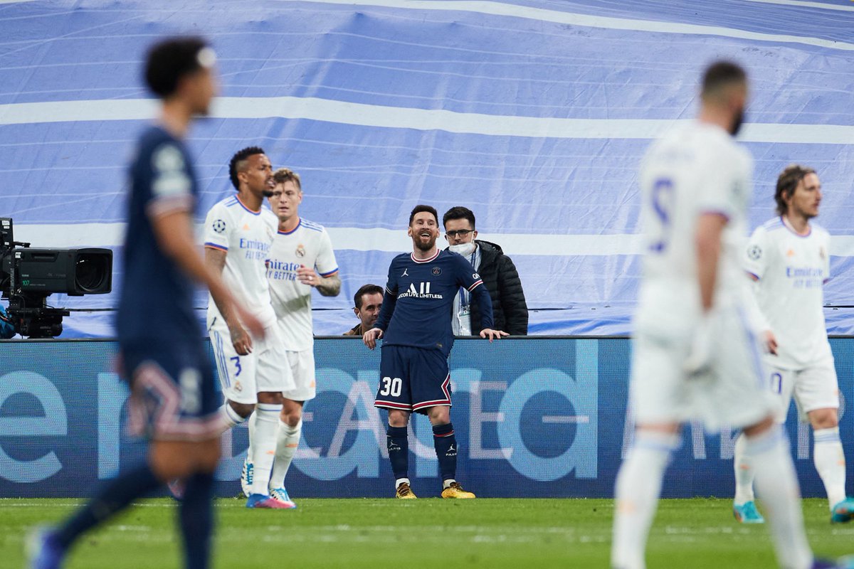 ActuFoot_'s tweet photo. Enormément d’employés du PSG sont heureux de l’élimination d’hier soir, selon @Romain_Molina.

Même supporters du club et amoureux de celui-ci, ils estiment qu’il y a une justice à cause du traitement humain réservé à des employés, à des joueurs et des joueuses. https://t.co/R7FNNzv6Ot