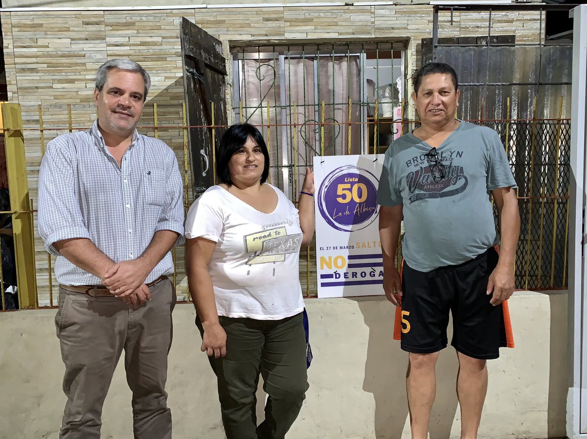 carlosilva_50's tweet photo. El 27 vota celeste, vota por el Uruguay que queremos todos y para no retroceder.

Gracias a los vecinos que se siguen sumando a la campaña del NO.
@LuisLacallePou @AlvaroDelgadoUy @CarlosAlbisu 
#VotaNOderogar https://t.co/ZJCVRR935S