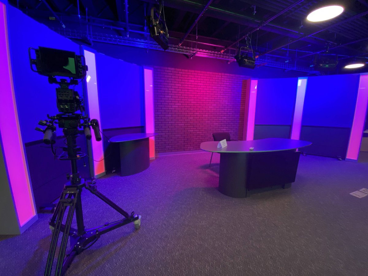 msjcmedia's tweet photo. Check 1, 2. This thing on? Hanging some @ElationPro full-spectrum #RGB panel lights in the @MSJCedu studio this week. That set is looking π₯. Up next? 98in LED 4K display on the back wall.
Register for DIG190 in the Fall and join the fun!
#digmsjc #video https://t.co/bxIIGBBZBt