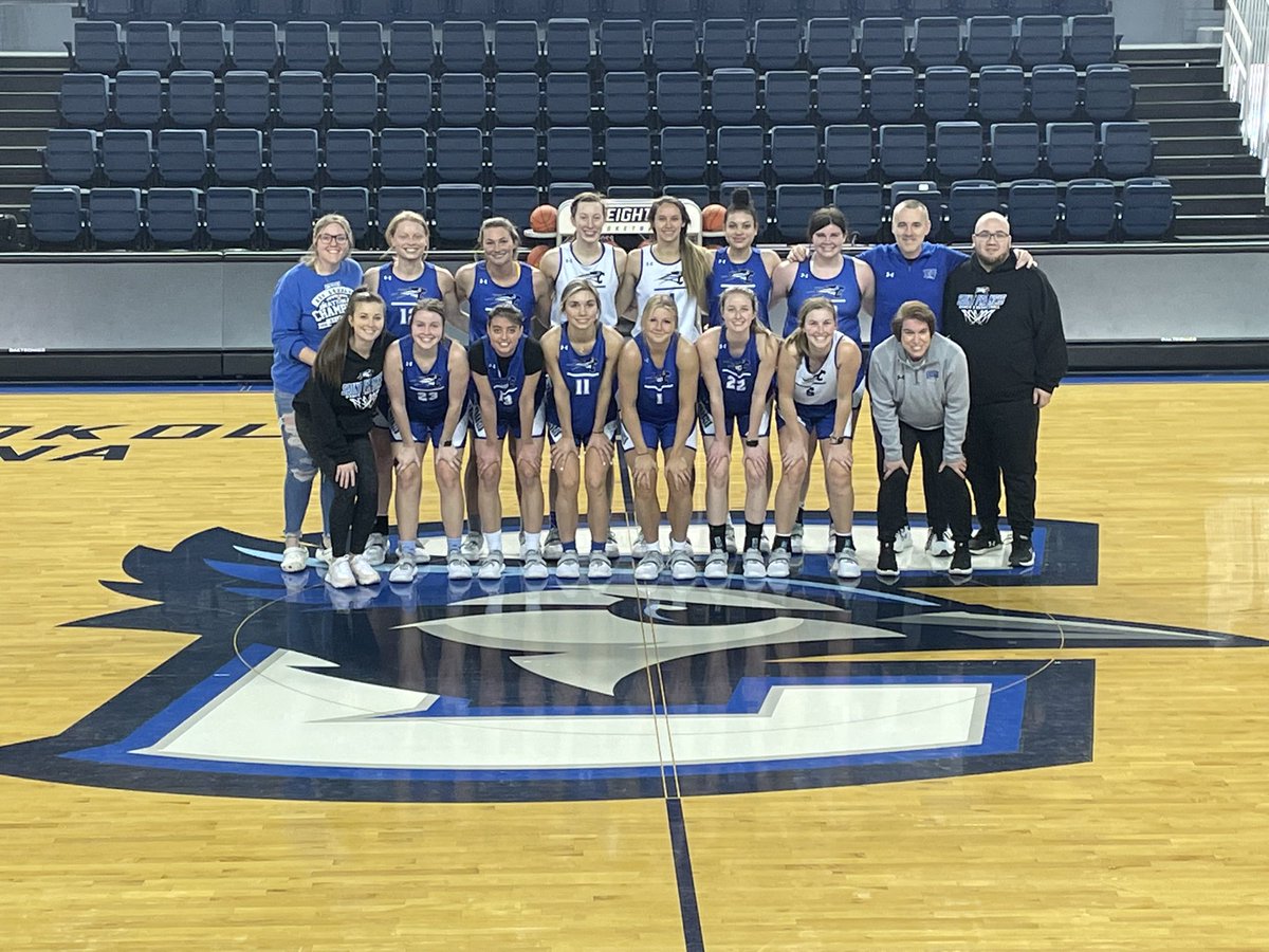 SF Women's Basketball tweet media