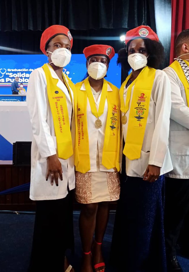embantigua_ve's tweet photo. Doctors Ashaala Simon, Donette Francis and Malawi King graduated today from Escuela Latinoamericana de Medicina Dr. Salvador Allende. Congratulations!🇻🇪🇦🇬 The Diplomacy of Peace and the Solidarity with the Peoples are the key to the world’s progress @AntiguaOpm @AntiguaNewsRoom https://t.co/3bPB2i7A4d
