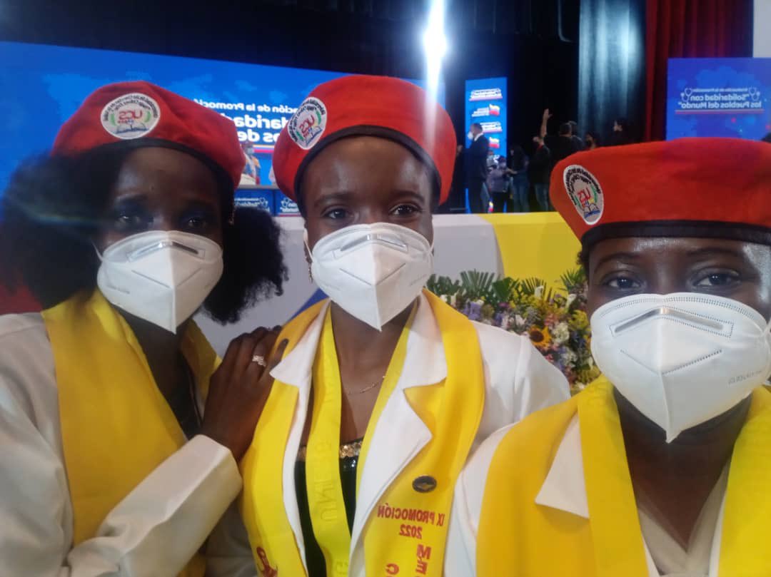 embantigua_ve's tweet photo. Doctors Ashaala Simon, Donette Francis and Malawi King graduated today from Escuela Latinoamericana de Medicina Dr. Salvador Allende. Congratulations!🇻🇪🇦🇬 The Diplomacy of Peace and the Solidarity with the Peoples are the key to the world’s progress @AntiguaOpm @AntiguaNewsRoom https://t.co/3bPB2i7A4d