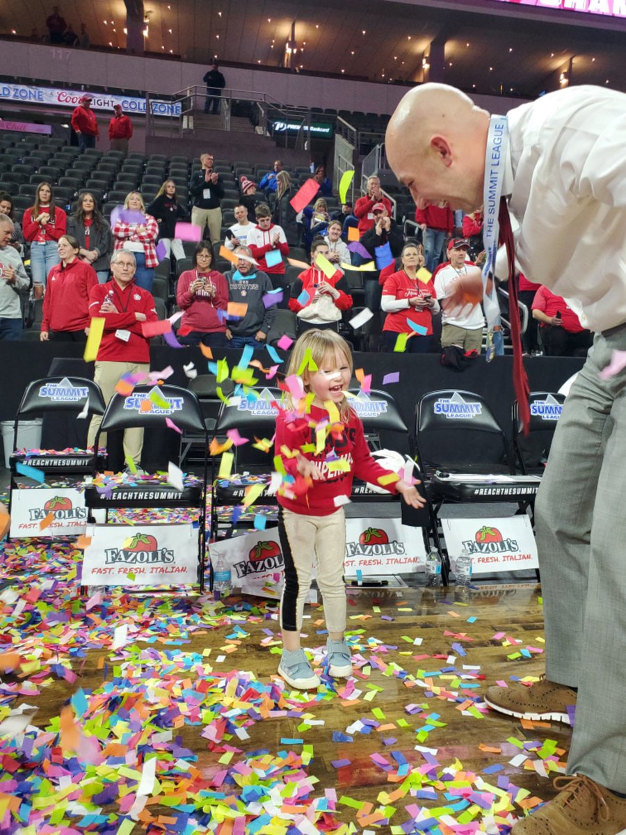 JeschkeC09's tweet photo. @CoachAaronHorn @SDCoyotesWBB Love this! It’s so fun to look at all these awesome picture! Before and after confetti! https://t.co/Gs9A2rSh0o