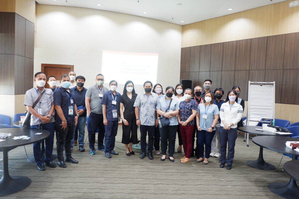 BuildChangePH's tweet photo. With continuous efforts to provide resilient housing for the #Makatizens, Makati DRRM Office and Build Change met and had workshop last Wednesday to plan out the next steps for the #PreventiveRetrofittingProgram to build a more #UrbanResilient Makati. #Resilience22 https://t.co/XfjVusEvck