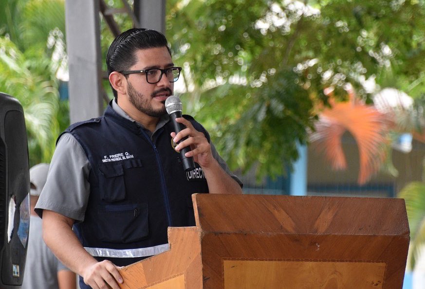 FabricioFreireG's tweet photo. #Guayas | La Unidad de Educación y Seguridad Vial de la @ctecuador fortalece el eje preventivo en el control del tránsito en las escuelas y colegios de la provincia, con charlas sobre prevención de accidentes de tránsito en las vías. https://t.co/TCwGred5ZA
