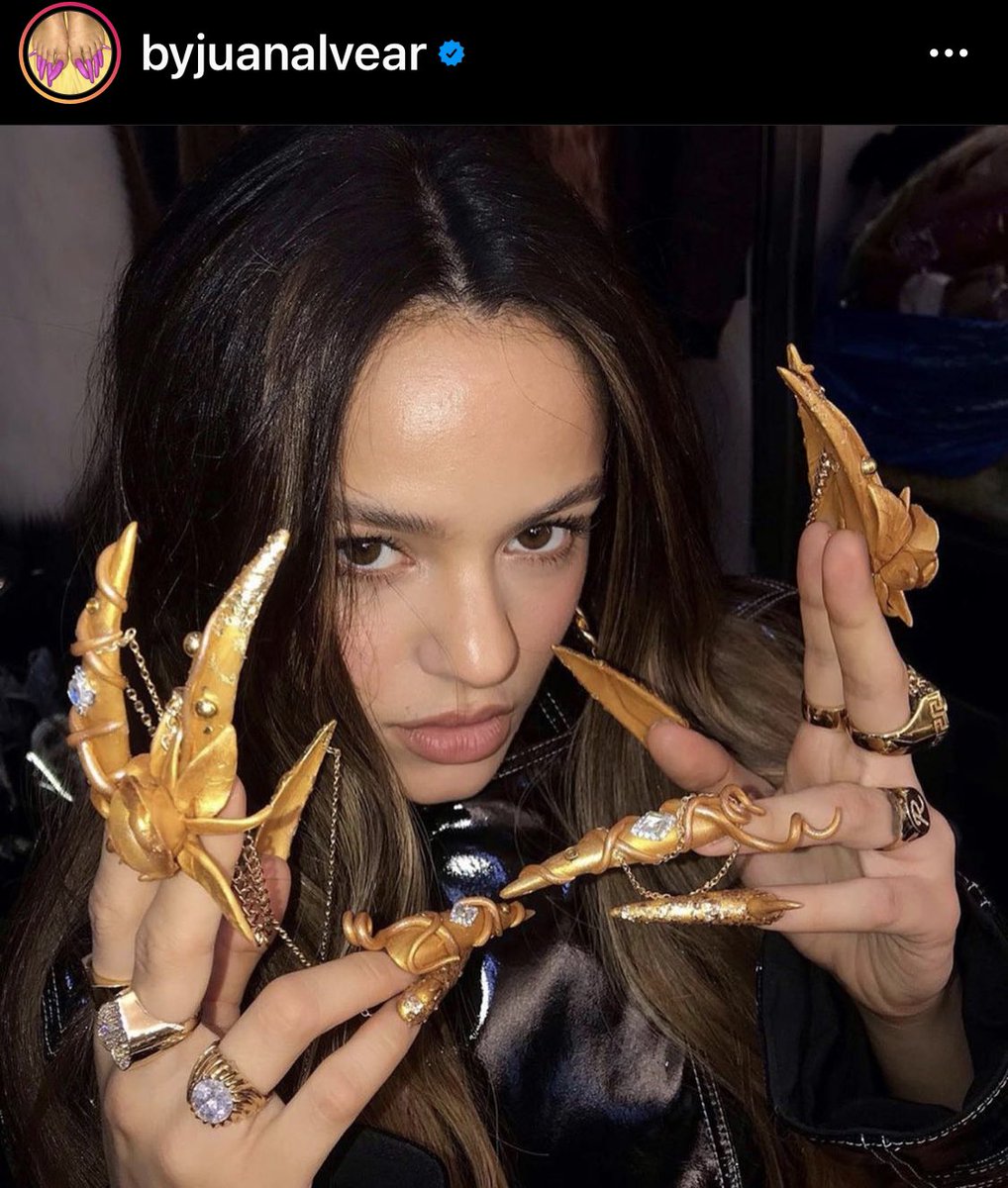 Длинные ногти девушек видео. Длинные ногти девушек видео. Никки эштон long nails. Ногти рианны. Длинные ногти девушек видео.