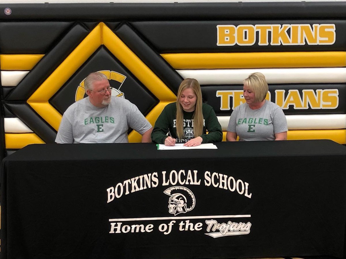 johnsonaleah22's tweet photo. So excited to announce my commitment to Eastern Michigan University to continue my academic and athletic career! Thank you to my family, friends, coaches, and teammates. Thank you to Coach Green for giving me this opportunity! Go Eagles! https://t.co/urtyURGUKi