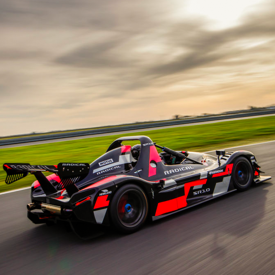 MotulMX's tweet photo. ¡Hacemos equipo con los mejores del mundo!
El Radical SR10 es un auto 100% de carreras, con la mejor tecnología, tiene un motor de 425bhp y 380lb de torque.
El Radical SR10 está #PoweredByMotul.

#Radical #SR10 #Track #PurePower #Acceleration https://t.co/nELaoER7Ik