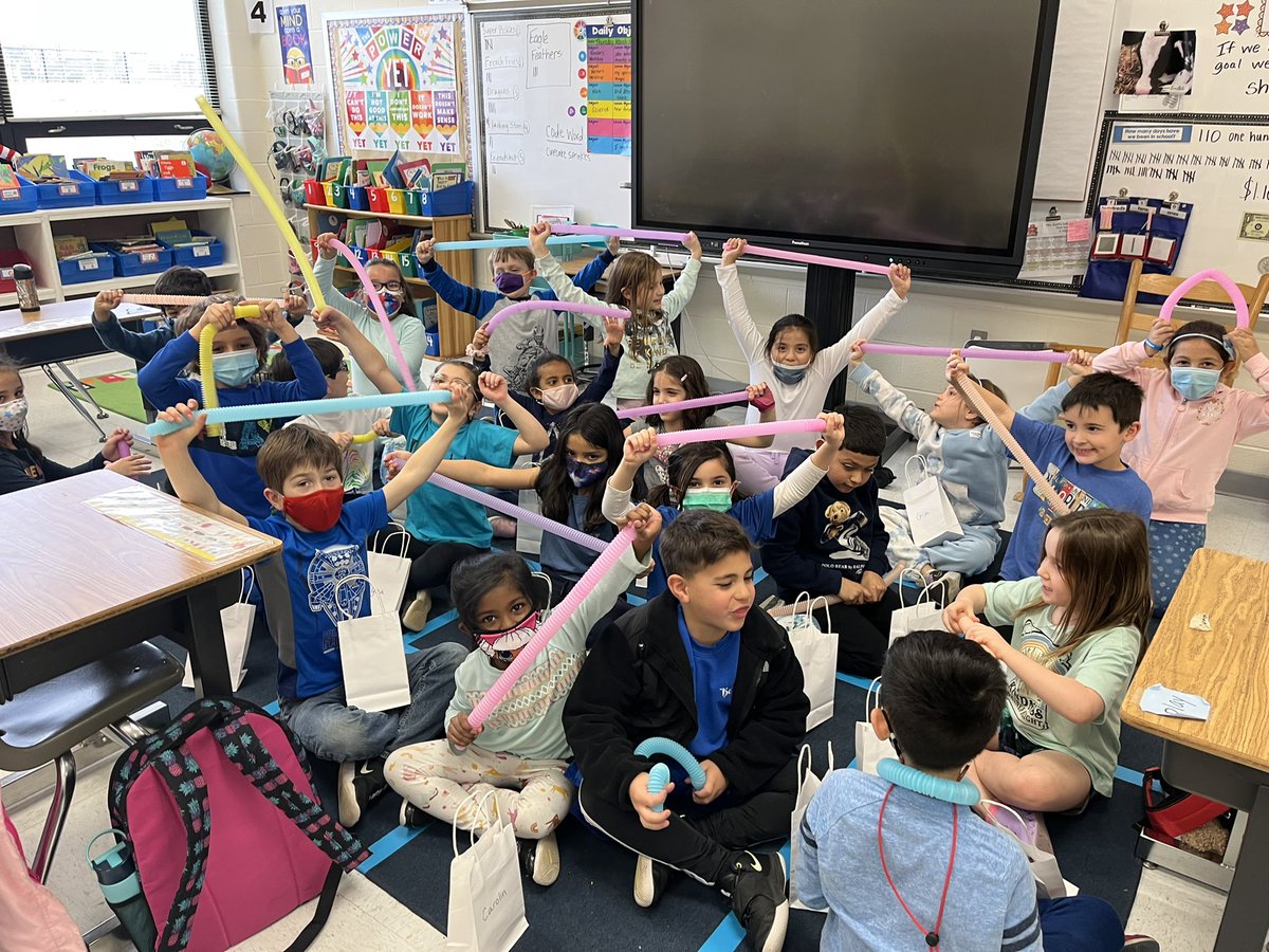 mssvafirst's tweet photo. Today we said goodbye to Miss Galpin, our student teacher from @JMUCoE. She is a @LittleRiverLCPS alumni and we were so glad to welcome her back to the nest. She taught me how to be a better teacher. Rm 21 will be a sad tomorrow. @courtcourttt279 #LRelem https://t.co/YyxPAmfIx8