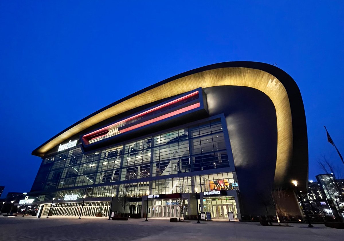 FiservForum's tweet photo. March is MS Awareness Month and the National MS Society – Wisconsin Chapter is generating awareness by lighting up Fiserv Forum in orange.  For more information visit https://t.co/UEdzxstbnn #MyMSMoment https://t.co/pNR72FxvNp