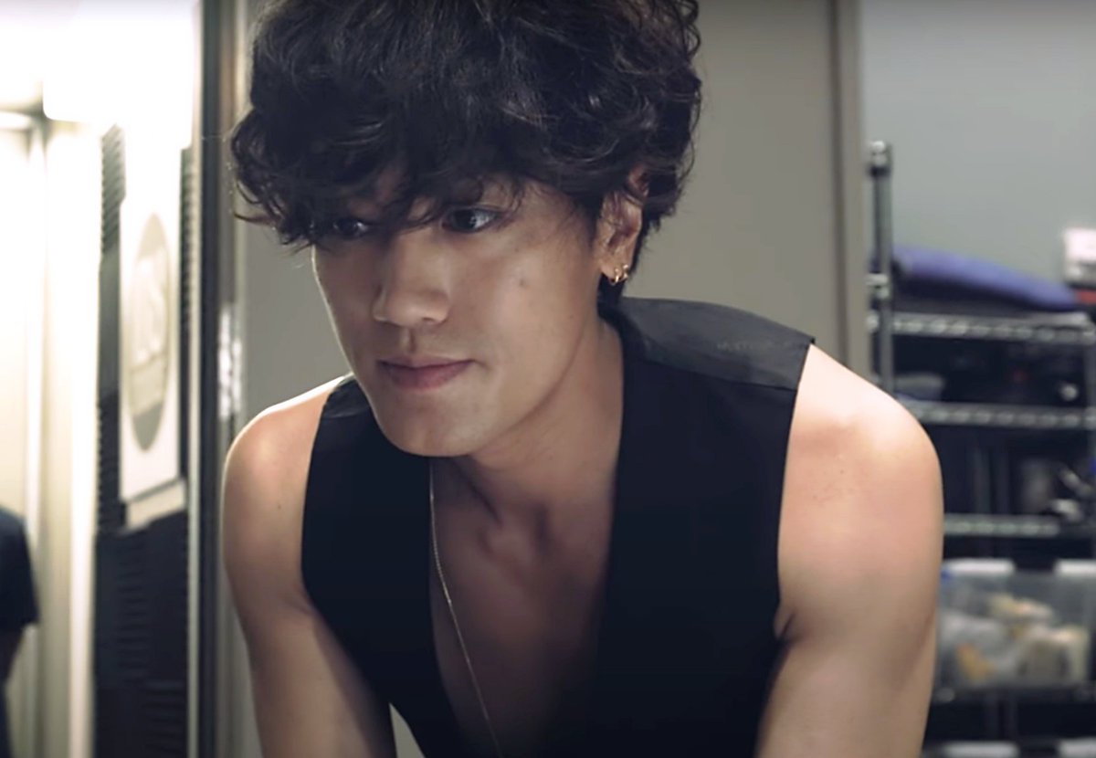 awesomelyplain's tweet image. wow is he real