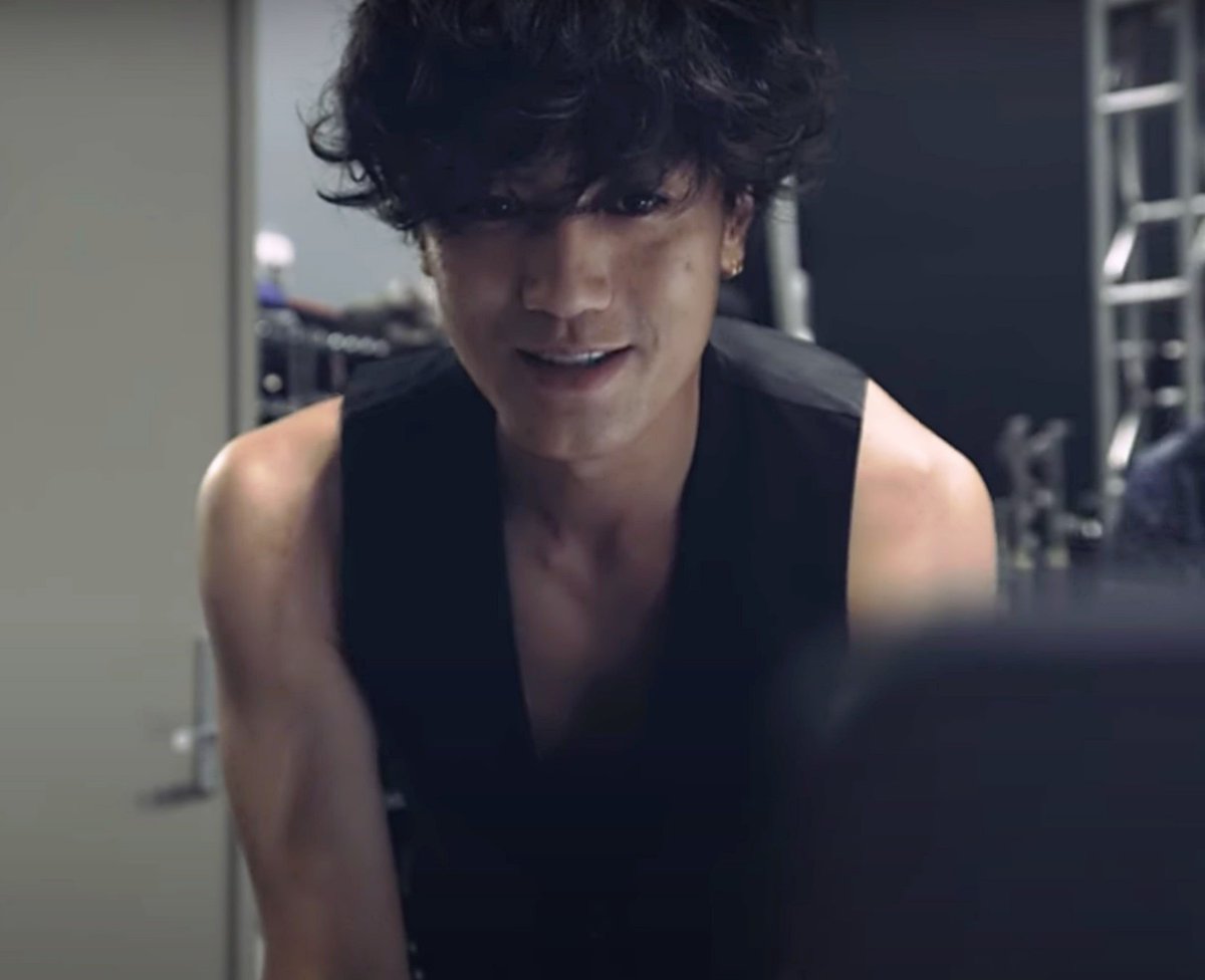 awesomelyplain's tweet image. wow is he real