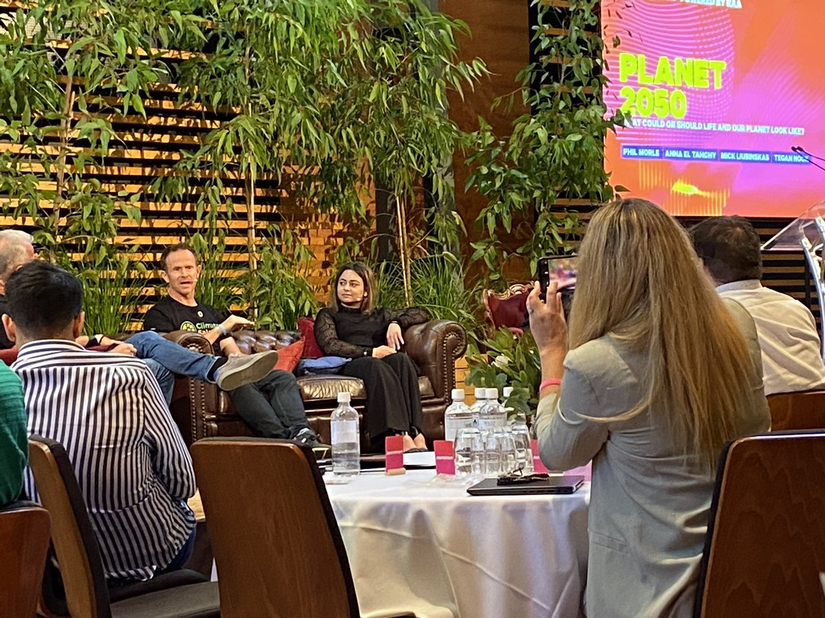 I am really astonished with this! <a href="/MicheleStansfi4/">Michele Stansfield</a> sent me a photo of this card while I was on my way to the stage!How motivating that was! Thank you Michele. Great event #SOUTHSTART, very thoughtful and great panel with <a href="/philmorle/">Phil Morle 🖖🏻</a> thank you Phil!