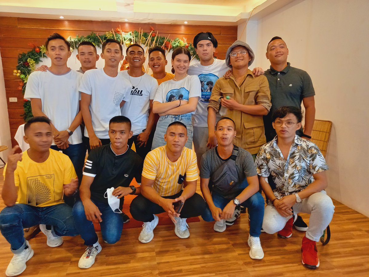 ComidaEdioma's tweet photo. D' ELITE STEP BUCK🔥 with Ms. @anjisalvacion and Boss @nicomatugas 

Welcome back to our home♥️🙏

#NicoJiFriendship https://t.co/pDTtPIYudr