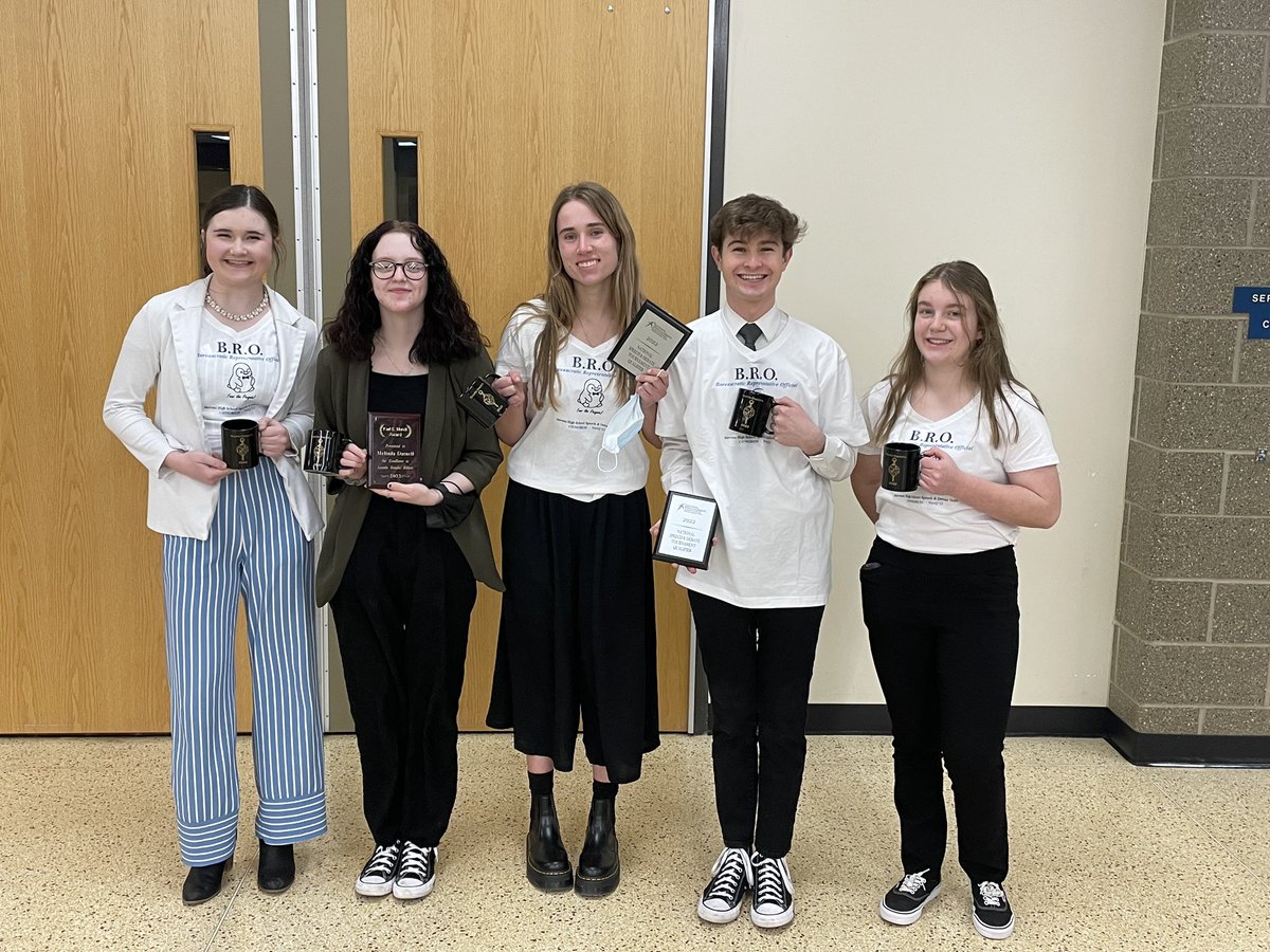 rcstevensdb8's tweet photo. CONGRESS QUALS! 💼🖋
Congratulations to Haar squared for qualifying in House! Cerys and Melinda are alternates!
Megan qualifies in Senate, and Emily is an alternate!
Melinda receives the Karl E. Mundt Award!!

It has been a FANTASTIC year! We’ll see you all in Kentucky! 🏆 https://t.co/WS7cVohcgY