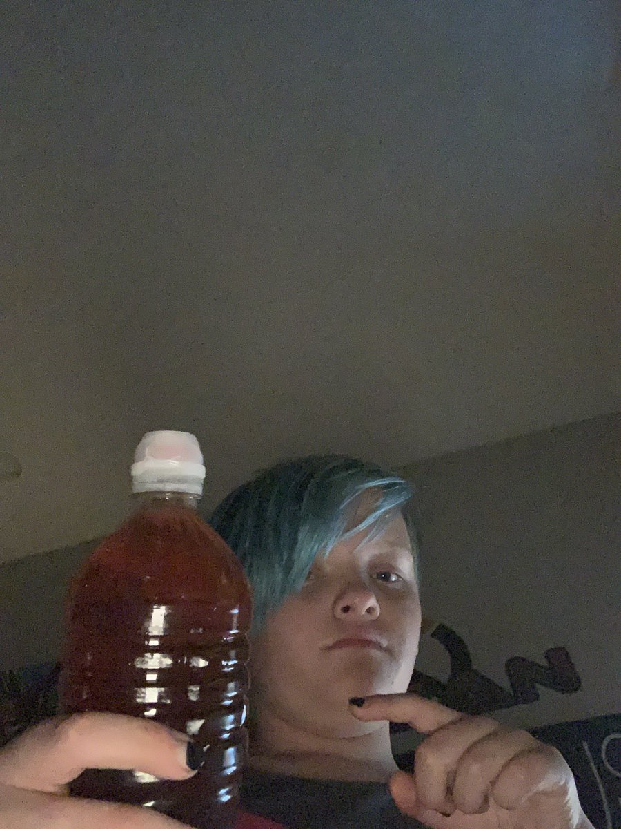 GarcelloPlays's tweet photo. DRINK IT @Korraispog @SkiddyFrowns https://t.co/fFtQWBqMZf