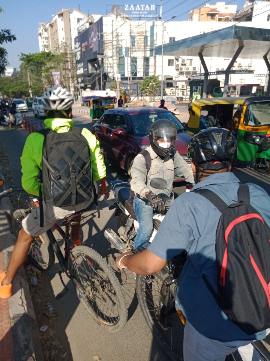 Giriguevara's tweet photo. #SaveCycleLane https://t.co/0plCmCj9EQ
