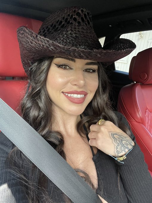 Always ready to ride 🤠 https://t.co/d40TzwSnU4<a href="/tag/tonightsgirlfriend"class="tags"><span>#tonightsgirlfriend</span></a>