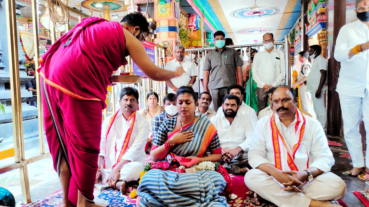 Roja Selvamani.