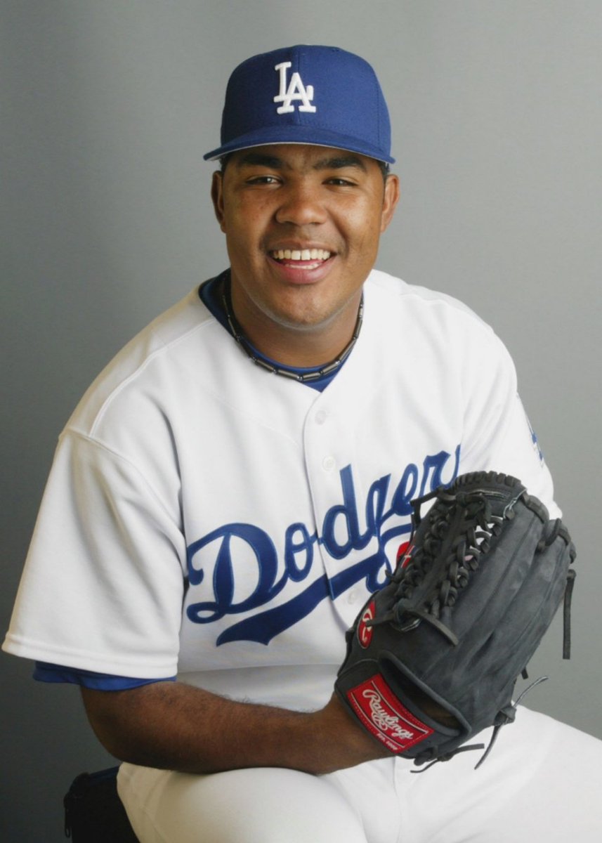 LeeManzanillo's tweet photo. Murió este jueves el destacado beisbolista dominicano Odalís Pérez, quien militó con Los Ángeles Dodgers en Grandes Ligas y también con los Leones del Escogido y Estrellas Orientales en la liga dominicana. Pérez se cayó de las escaleras en su casa donde su hermano lo encontró. https://t.co/Squukxwrk8