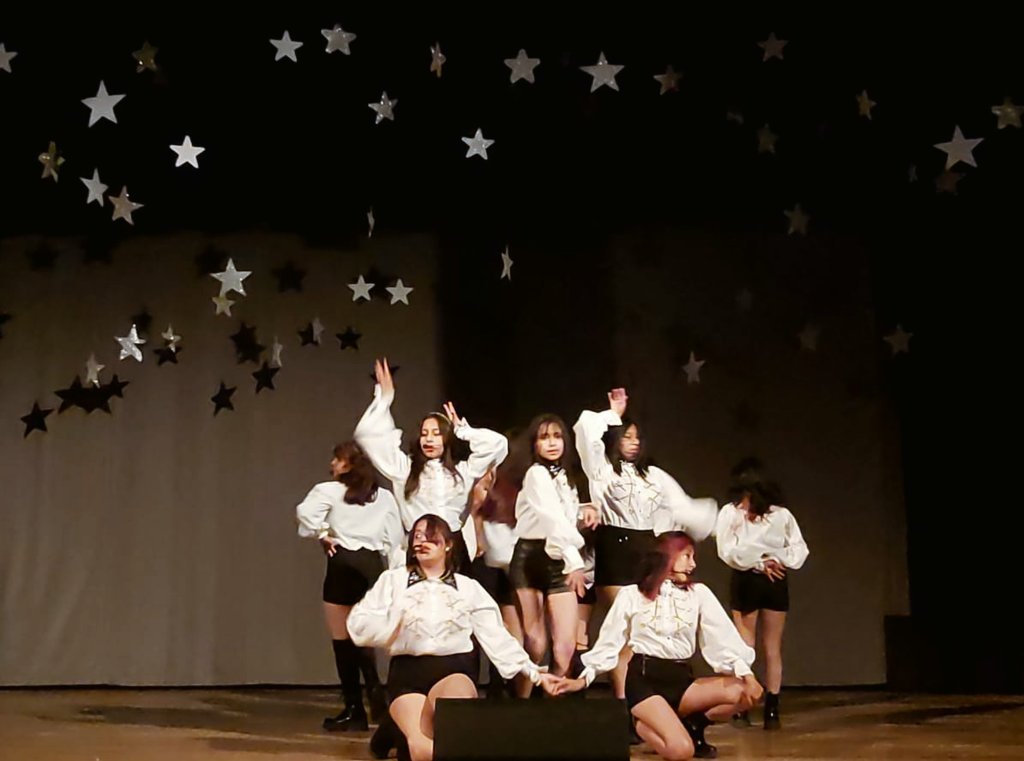 Eimy0418's tweet photo. 26/02/2022
Seven nightmares -
Dream Catcher Cusco 
Cover Black Teraphy 
#Eimy #FIESTA #IZONE #cover https://t.co/gJuWm70ZAl