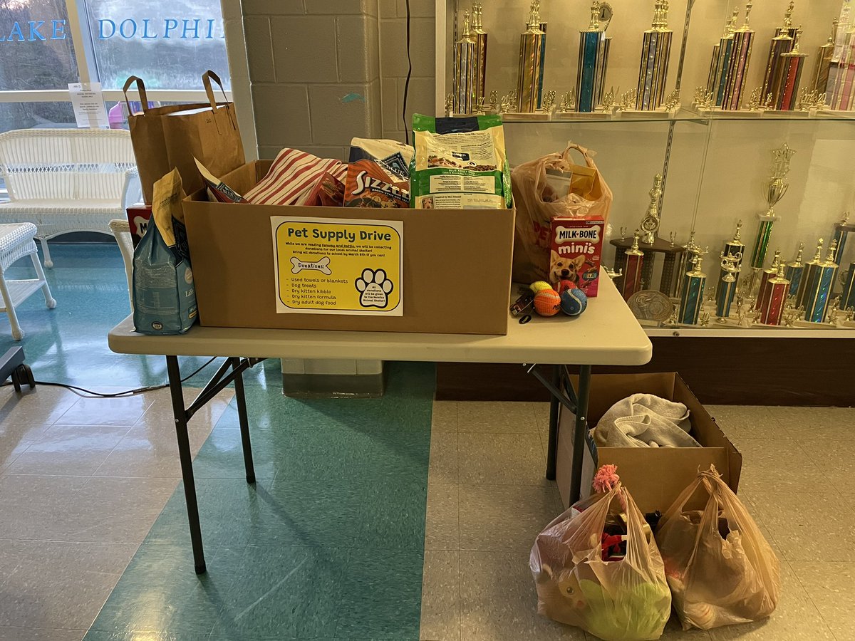 EchoLakeElem's tweet photo. Thanks to everyone who brought donations for the #HenricoAnimalShelter! Fenway will be so happy his friends will have treats! @HCPS_Innovates https://t.co/IUhjAsY2IC