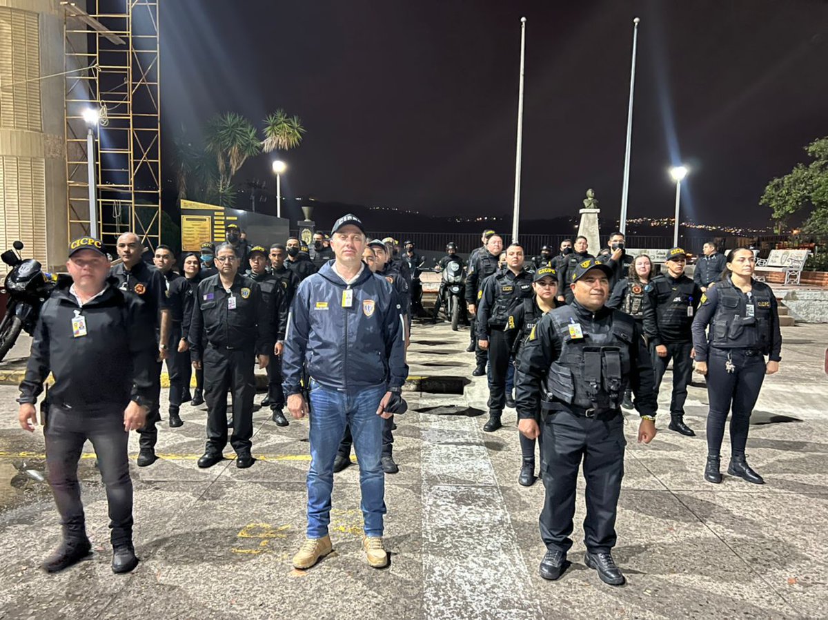 𝙈á𝙭𝙞𝙢𝙖 𝙨𝙚𝙜𝙪𝙧𝙞𝙙𝙖𝙙 𝙥𝙖𝙧𝙖 𝙣𝙪𝙚𝙨𝙩𝙧𝙤𝙨 𝘀𝗮𝗻𝗰𝗿𝗶𝘀𝘁𝗼𝗯𝗮𝗹𝗲𝗻𝘀𝗲𝘀 
Seguimos recorriendo las calles de nuestra ciudad; sin tregua a la delincuencia, por la paz y tranquilidad de nuestros ciudadanos
<a href="/DouglasRicoVzla/">Douglas Rico</a> @PRENSAClCPC @redip_los_andes_cicp