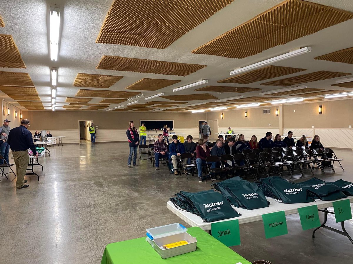 Bowling Green &amp; Perry, MO Nutrien Ag Solutions hosted Bowling Green, Clopton &amp;  Mark Twain FFA chapters for a career day yesterday. Great young people!!